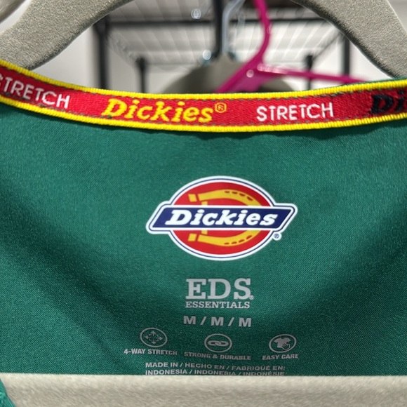 Dickies EDS Essentials Hunter Green Scrub Top - Picture 2 of 6